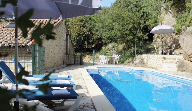 Holiday house for 6 guests with private pool