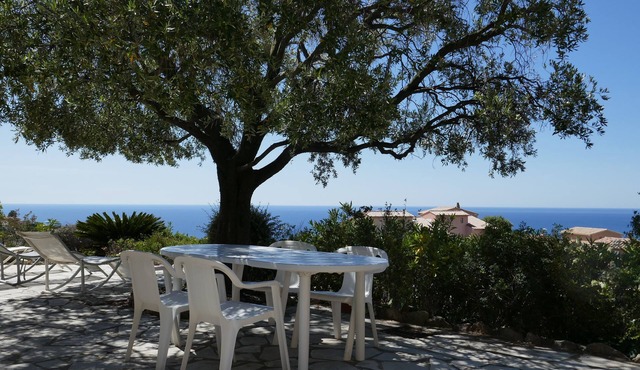 Holiday house for 4/6 persons with air conditioning and sea view