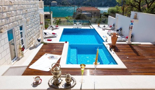 Holiday house Franco - with sea view and swimming pool: - Mokosica, Riviera Dubrovnik, Croatia