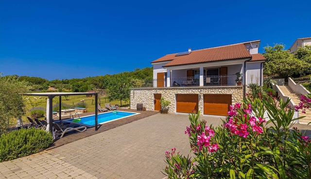 Holiday house FRANOLIC with swimming pool