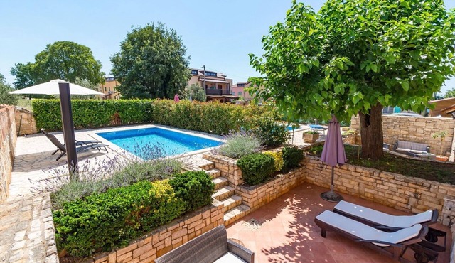 Holiday House Ghedda with pool