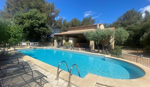 Holiday house Grans for 1 - 5 persons with 2 bedrooms - Row house