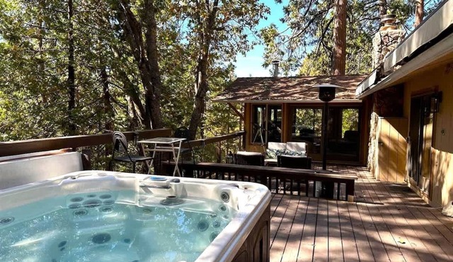 Holiday House - Hot Tub