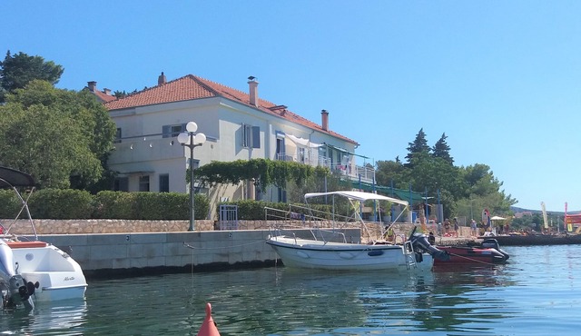 Holiday House with Private Terrace. High speed Wi-Fi Internet.
