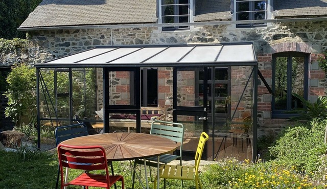 Holiday house in the castle park, near the beach with a very nice sea view