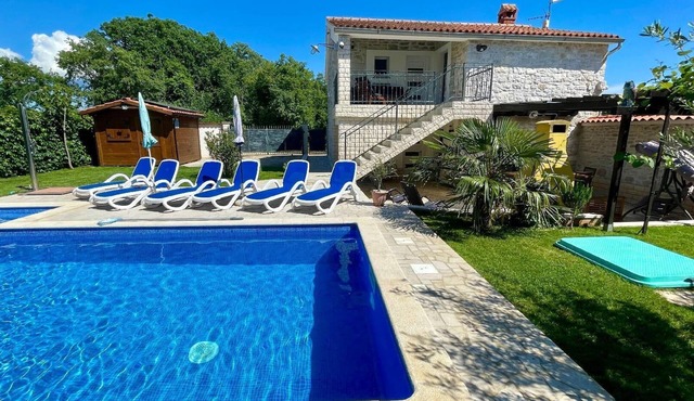 Holiday House in Valkarin with Private Pool