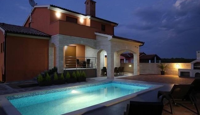 Holiday house Jadreski for 1 - 8 persons with 4 bedrooms - Row house