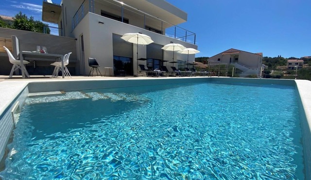 Holiday house Jaksinica for 1 - 12 persons with 4 bedrooms - Holiday house