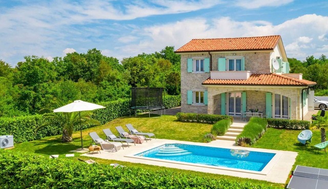 Holiday house JOSEPHINE with heated swimming pool
