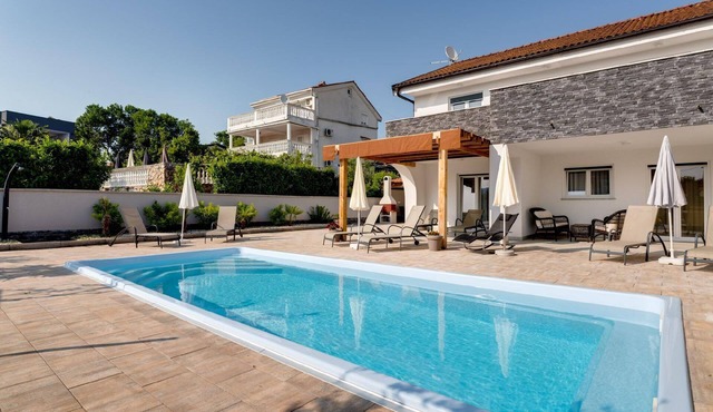 Holiday house Krk (Stadt) for 1 - 10 persons with 4 bedrooms - Holiday home