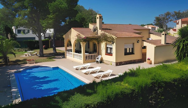 Holiday house L'Ametlla de Mar for 1 - 10 persons with 4 bedrooms - Holiday home
