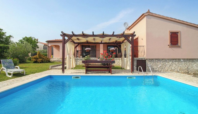 Holiday house Luna * 1000 m2 fenced garden, terrace, private pool