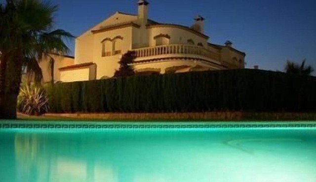 Holiday house Miami-Platja for 1 - 6 persons with 3 bedrooms - Luxury holiday home