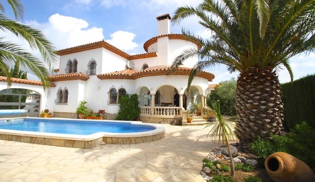 Holiday house Miami-Platja for 1 - 8 persons with 4 bedrooms - Holiday home