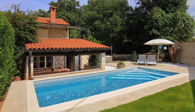 Holiday house NATURA with pool