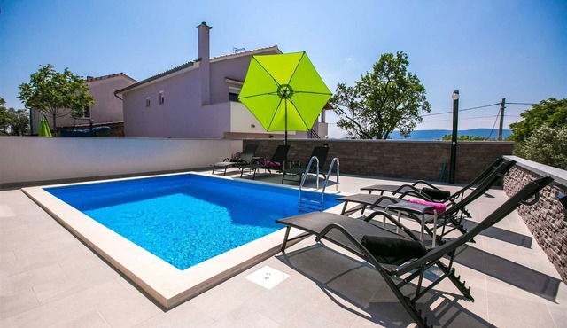 Holiday house Pink with Pool