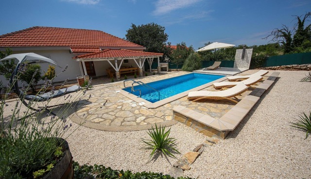 Holiday house Pokrovnik for 1 - 8 persons with 3 bedrooms - Holiday house