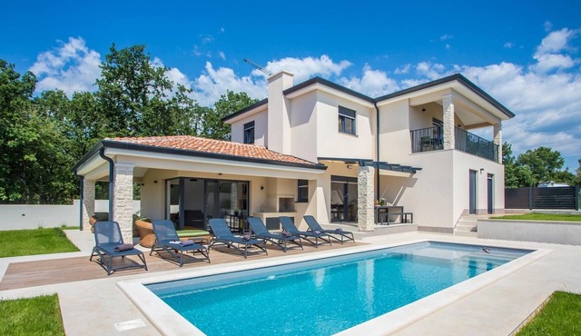 Holiday house Poreč for 8 - 9 persons with 5 bedrooms - Holiday home