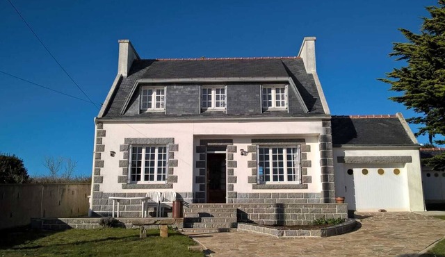 Holiday house, sea view, near the Pointe du Raz.