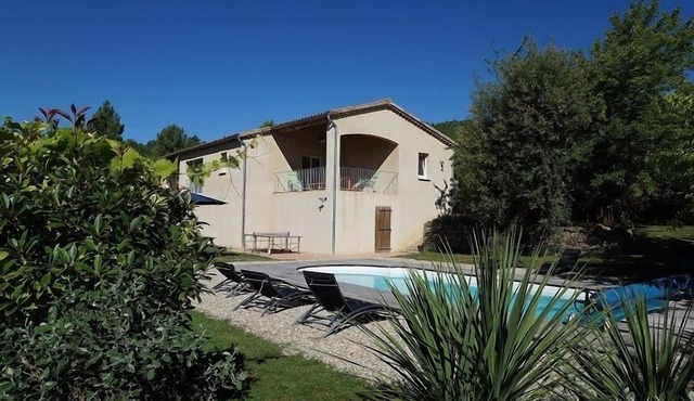 Holiday house, south Ardèche, for 8/10 people, pets allowed.
