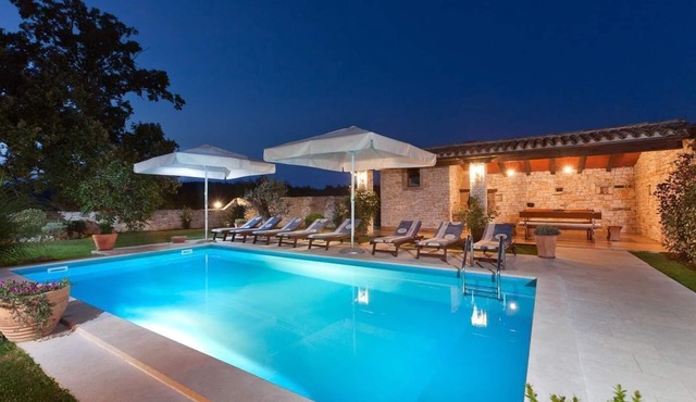 Holiday house Svetvinčenat for 2 - 10 persons with 5 bedrooms - Twin house