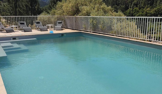 Holiday house: swimming pool, river, mountains, sea 20 minutes away.