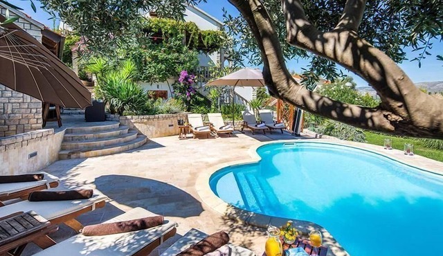 Holiday house Trogir for 1 - 16 persons with 8 bedrooms - Row house
