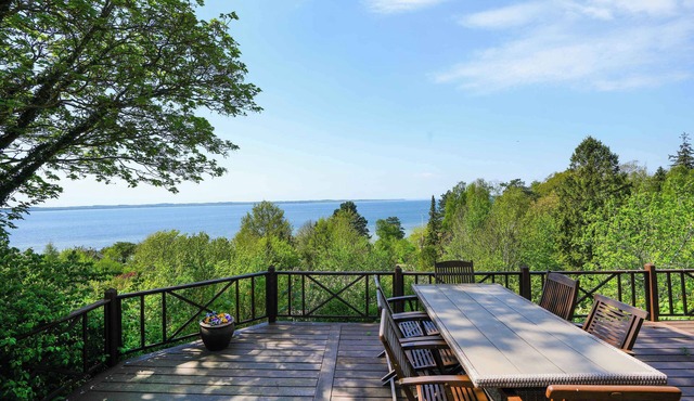 Holiday house with a beautiful view of the fjord