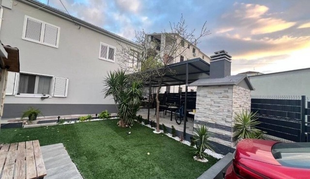 Holiday house with a parking space Split (K-25463)