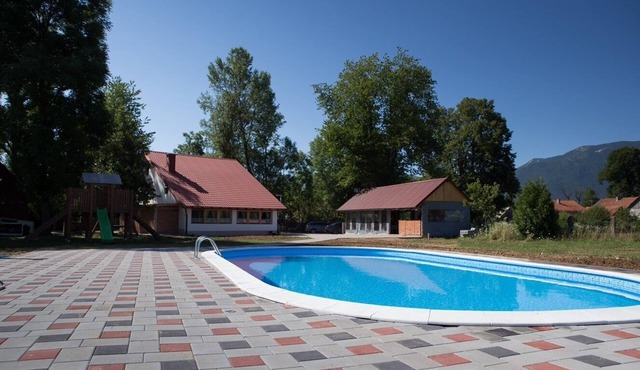 Holiday house with a swimming pool Gospić, Velebit (K-21753)