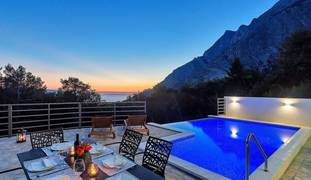 Holiday house with heated pool, terrace with sea view, 3 bedrooms, WiFi, BBQ