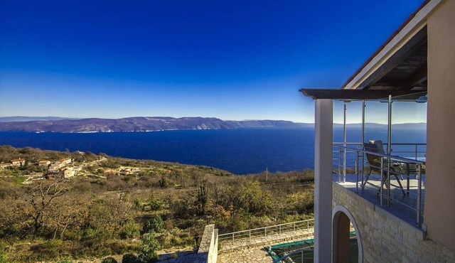 Holiday house with fantastic sea view and pool - spring offer from 27. 4.-19. 5th