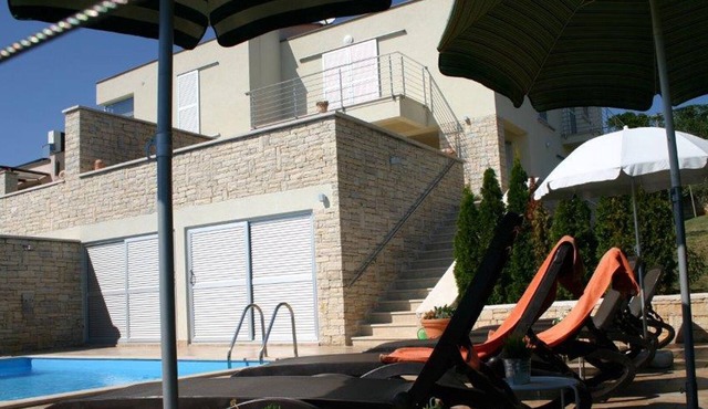 Holiday house with pool and fantastic view of the sea