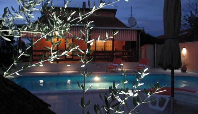 Holiday house with pool