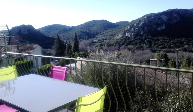 holiday house with terrace, panoramic view, lake of olivettes
