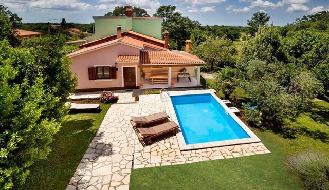 Holiday house Zminj for 1 - 4 persons with 2 bedrooms - Holiday home