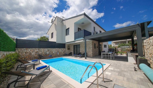 Holiday house ZOROO with private pool