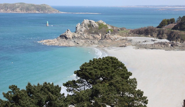 Holiday in a stylishly renovated fishing house by the sea