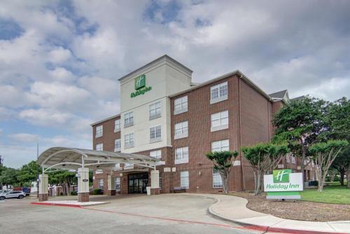 Holiday Inn and Suites Addison by IHG