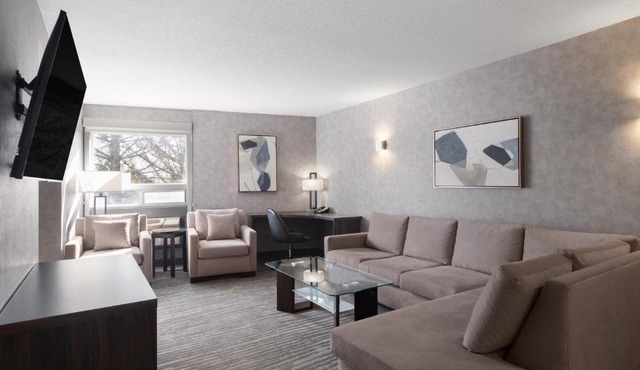 Holiday Inn Calgary Airport by IHG