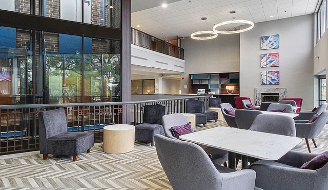 Holiday Inn Chicago Nw Crystal Lk Conv Ctr by IHG