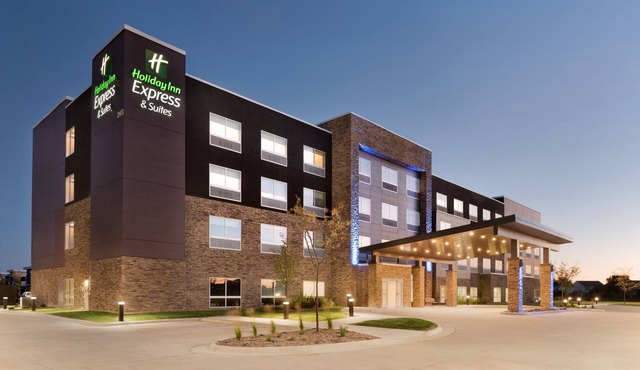 Holiday Inn Express & Suites West Des Moines - Jordan Creek by IHG