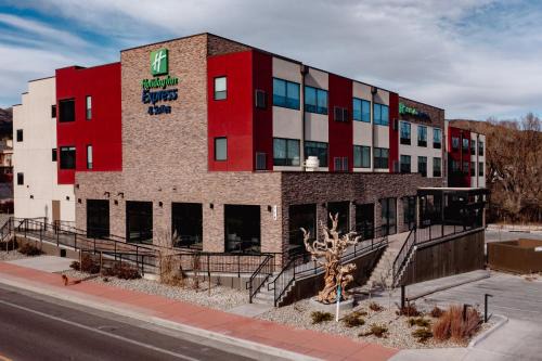 Holiday Inn Express & Suites - Manitou Springs by IHG