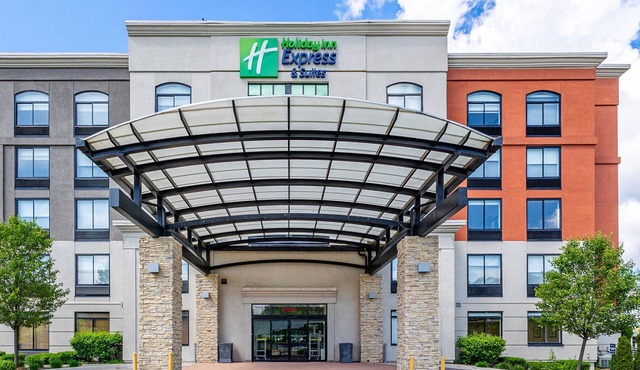 Holiday Inn Express & Suites Prospect Heights by IHG