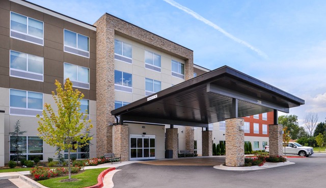 Holiday Inn Express & Suites Siloam Springs by IHG