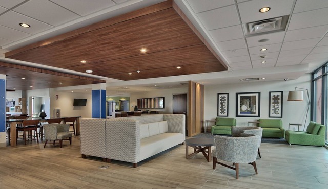 Holiday Inn Express and Suites Broomfield by IHG