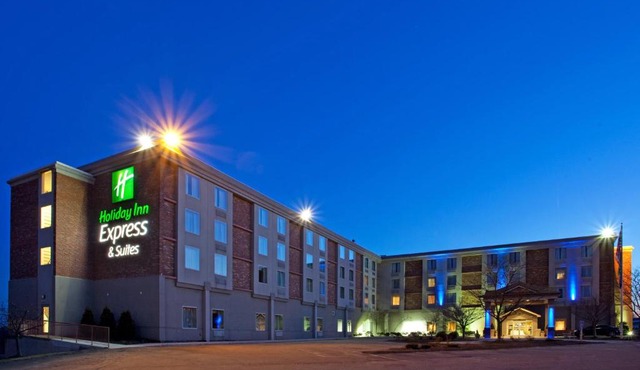 Holiday Inn Express and Suites Pittsburgh West Mifflin by IHG