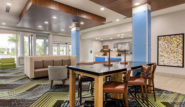 Holiday Inn Express and Suites Miramar by IHG