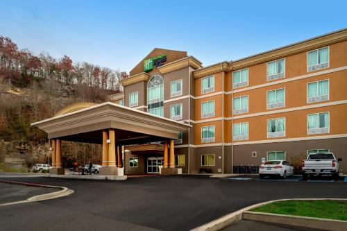 Holiday Inn Express and Suites Hazard by IHG