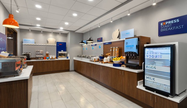 Holiday Inn Express Atlanta Airport - North by IHG